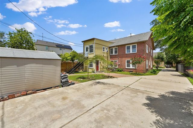 1637 Castle Court, Houston, TX 77006