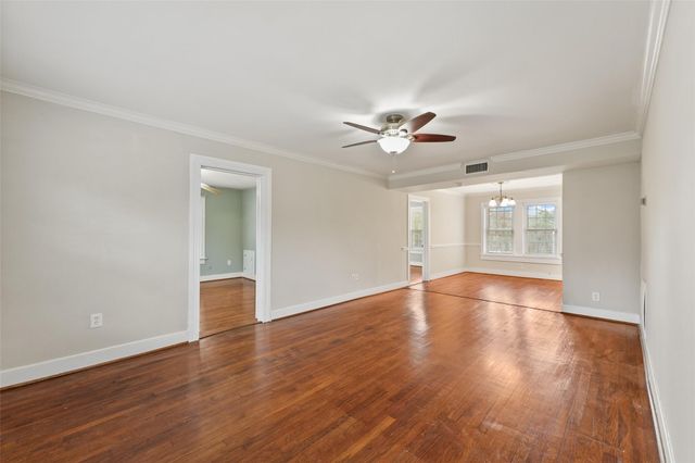 1637 Castle Court, Houston, TX 77006