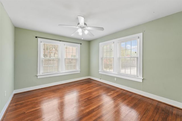 1637 Castle Court, Houston, TX 77006