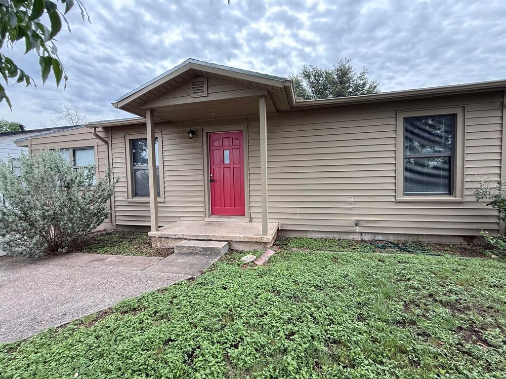 Image 1 of property listing at 1318 Fulton Street, San Angelo, TX 76905