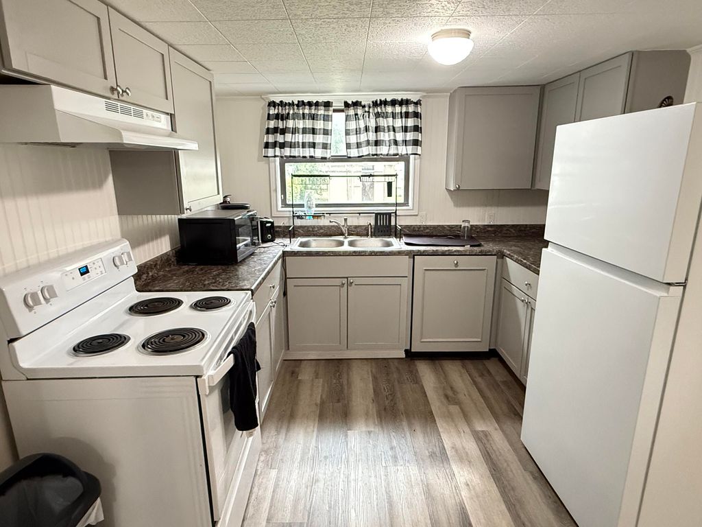 Image 12 of property listing at 1318 Fulton Street, San Angelo, TX 76905