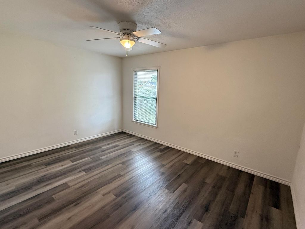 Image 13 of property listing at 1318 Fulton Street, San Angelo, TX 76905