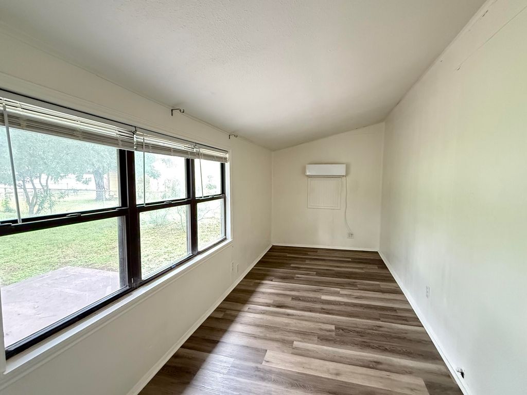 Image 16 of property listing at 1318 Fulton Street, San Angelo, TX 76905