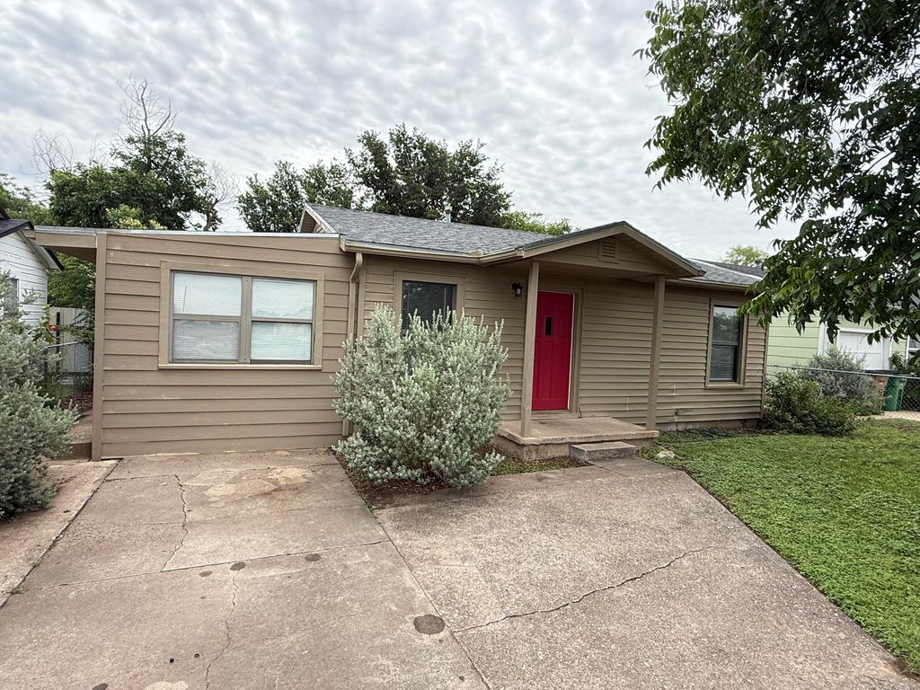 Image 2 of property listing at 1318 Fulton Street, San Angelo, TX 76905