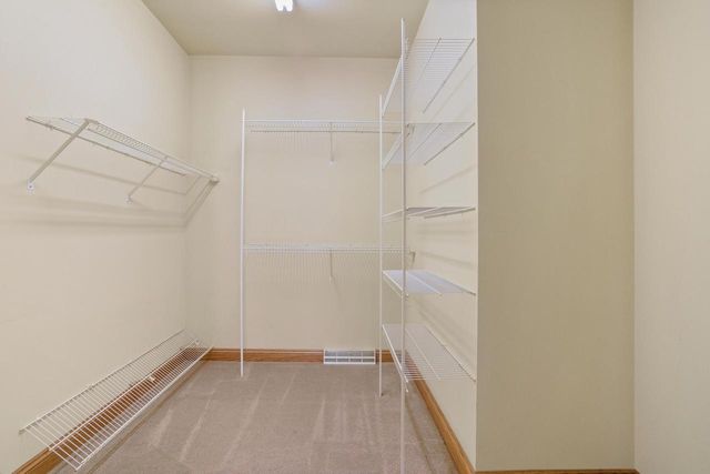 369 Schraufnagel DRIVE, Hartland, WI 53029