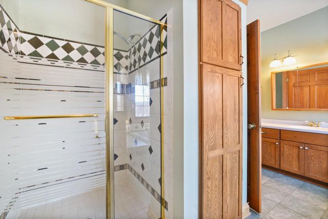 369 Schraufnagel DRIVE, Hartland, WI 53029