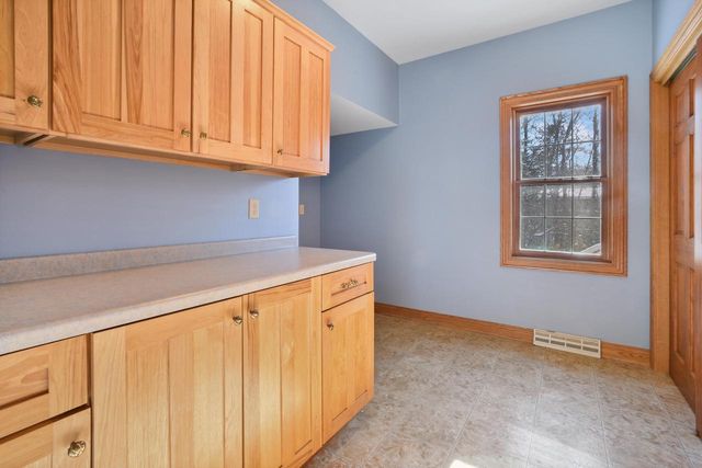 369 Schraufnagel DRIVE, Hartland, WI 53029