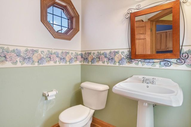 369 Schraufnagel DRIVE, Hartland, WI 53029