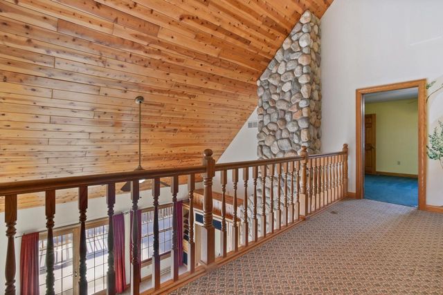 369 Schraufnagel DRIVE, Hartland, WI 53029