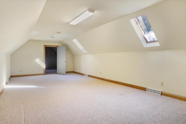 369 Schraufnagel DRIVE, Hartland, WI 53029