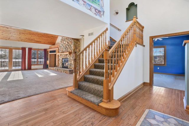 369 Schraufnagel DRIVE, Hartland, WI 53029