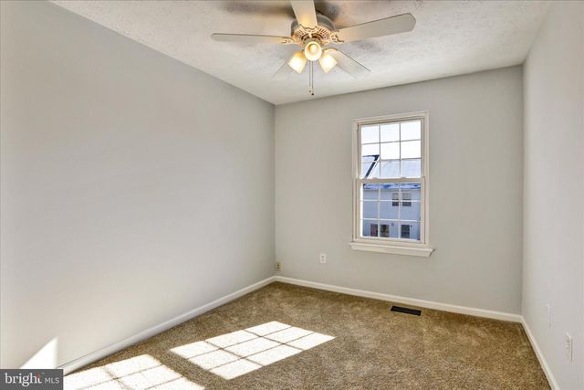 25-W W END CT, Halethorpe, MD 21227