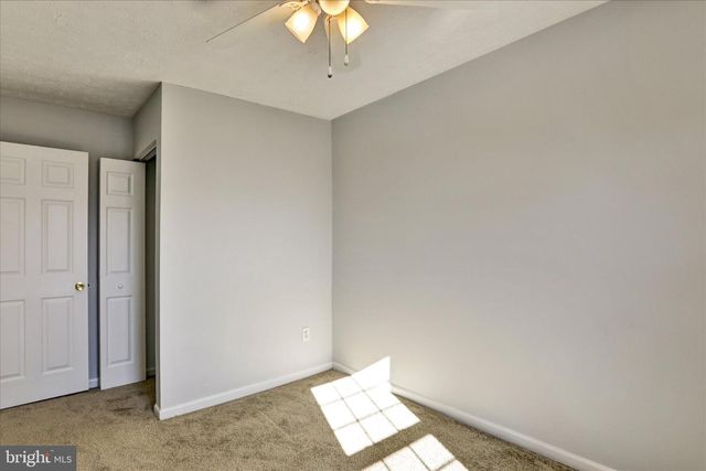 25-W W END CT, Halethorpe, MD 21227