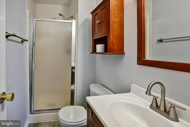 25-W W END CT, Halethorpe, MD 21227