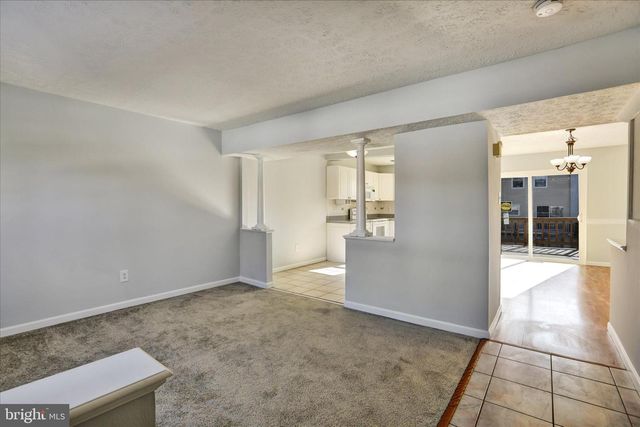 25-W W END CT, Halethorpe, MD 21227