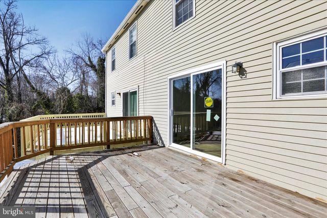 25-W W END CT, Halethorpe, MD 21227