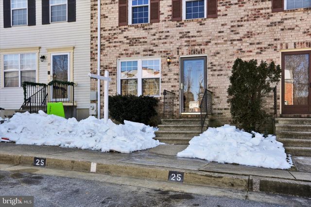 25-W W END CT, Halethorpe, MD 21227