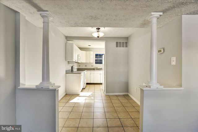 25-W W END CT, Halethorpe, MD 21227