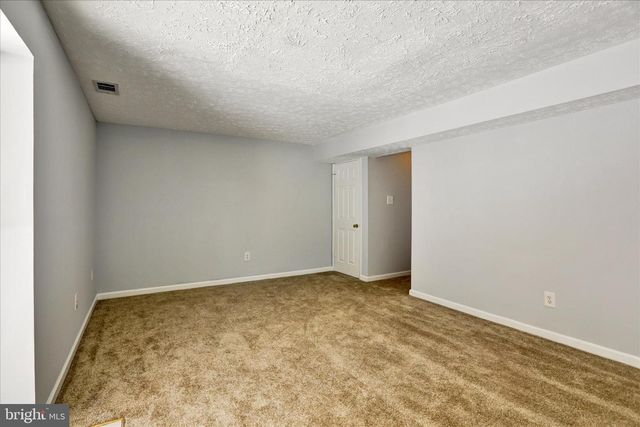 25-W W END CT, Halethorpe, MD 21227