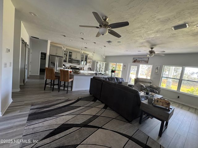 240 ASHLEY Street, Hawthorne, FL 32640