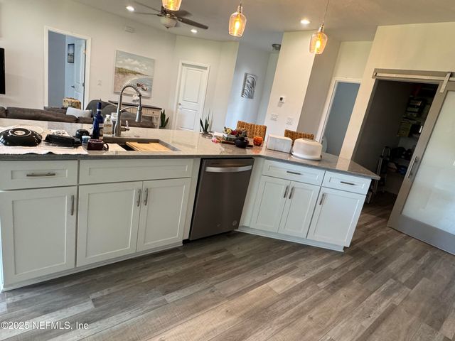 240 ASHLEY Street, Hawthorne, FL 32640