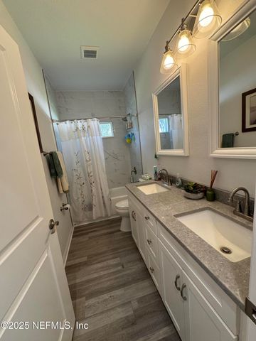 240 ASHLEY Street, Hawthorne, FL 32640