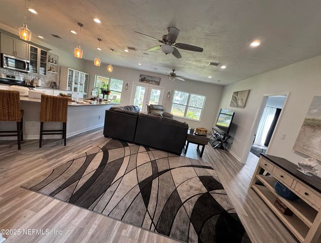 240 ASHLEY Street, Hawthorne, FL 32640