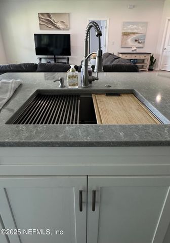 240 ASHLEY Street, Hawthorne, FL 32640