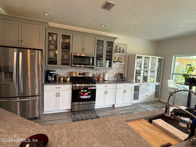 240 ASHLEY Street, Hawthorne, FL 32640