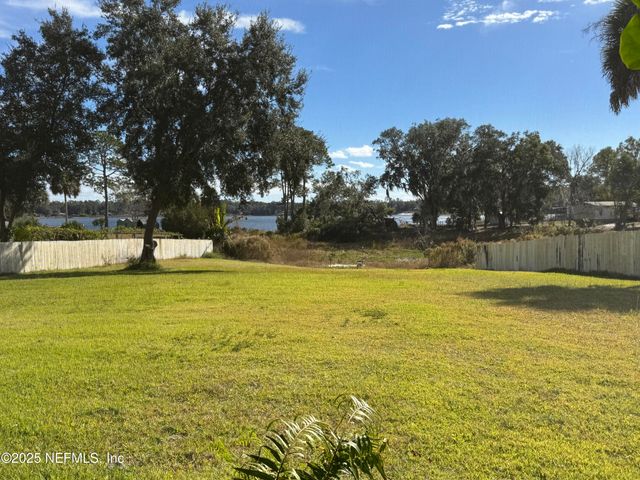 240 ASHLEY Street, Hawthorne, FL 32640