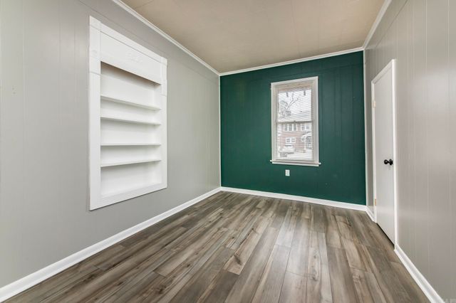 102 NE 5th Street, England, AR 72046