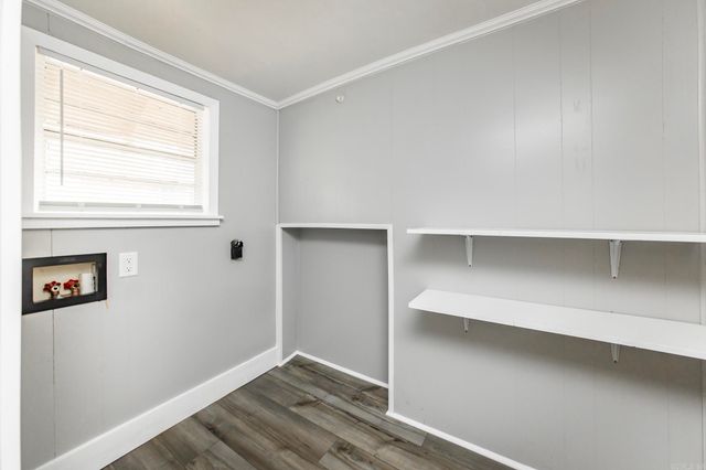 102 NE 5th Street, England, AR 72046