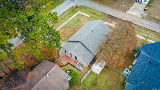 102 NE 5th Street, England, AR 72046