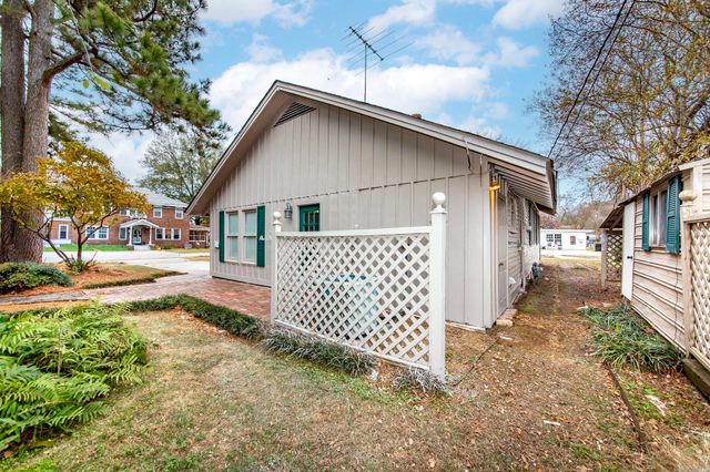 102 NE 5th Street, England, AR 72046