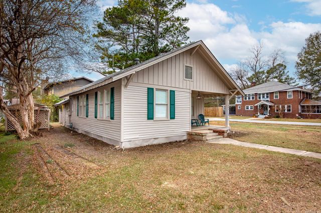 102 NE 5th Street, England, AR 72046