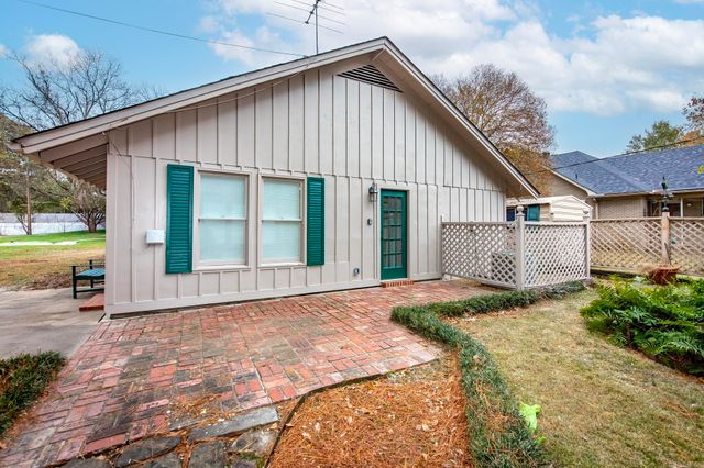 102 NE 5th Street, England, AR 72046