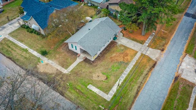 102 NE 5th Street, England, AR 72046