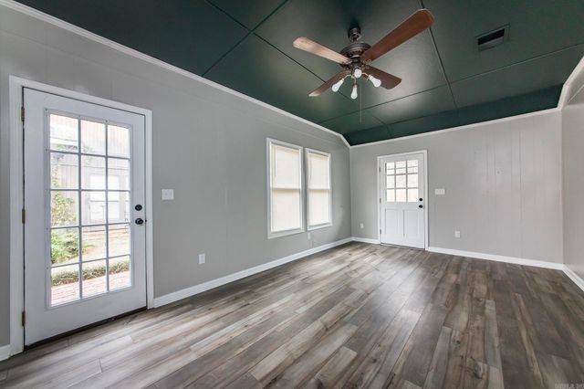 102 NE 5th Street, England, AR 72046