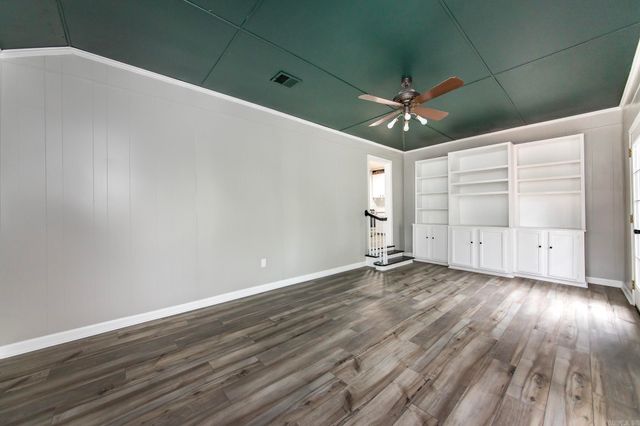 102 NE 5th Street, England, AR 72046