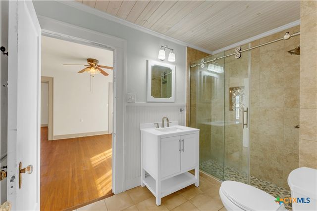 808 N Water Street, Burnet, TX 78611