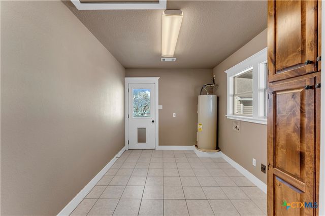 808 N Water Street, Burnet, TX 78611