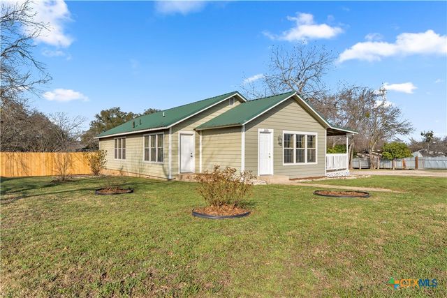 808 N Water Street, Burnet, TX 78611