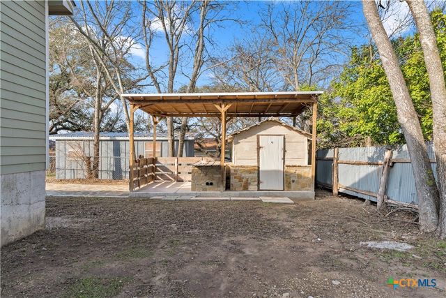 808 N Water Street, Burnet, TX 78611