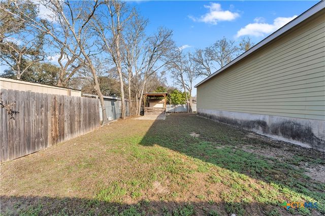 808 N Water Street, Burnet, TX 78611