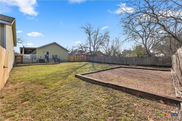 808 N Water Street, Burnet, TX 78611