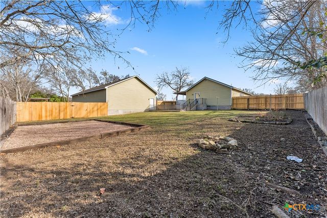 808 N Water Street, Burnet, TX 78611