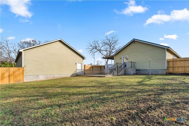 808 N Water Street, Burnet, TX 78611