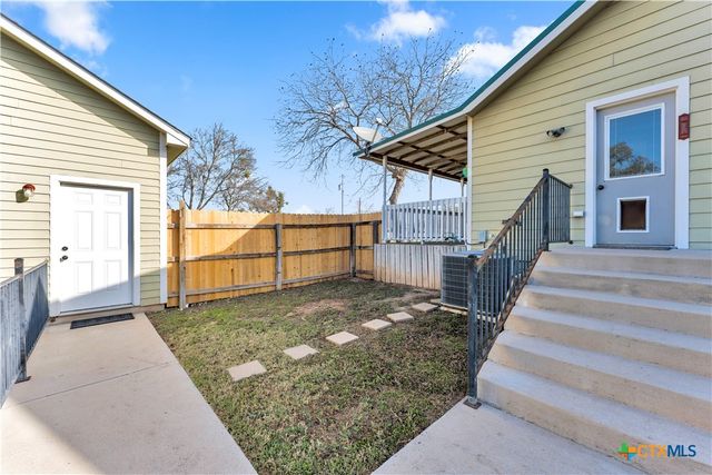 808 N Water Street, Burnet, TX 78611