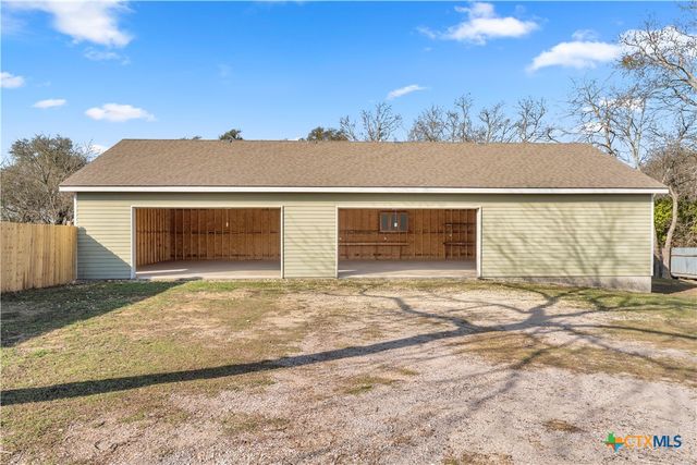 808 N Water Street, Burnet, TX 78611