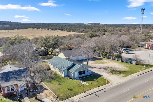 808 N Water Street, Burnet, TX 78611